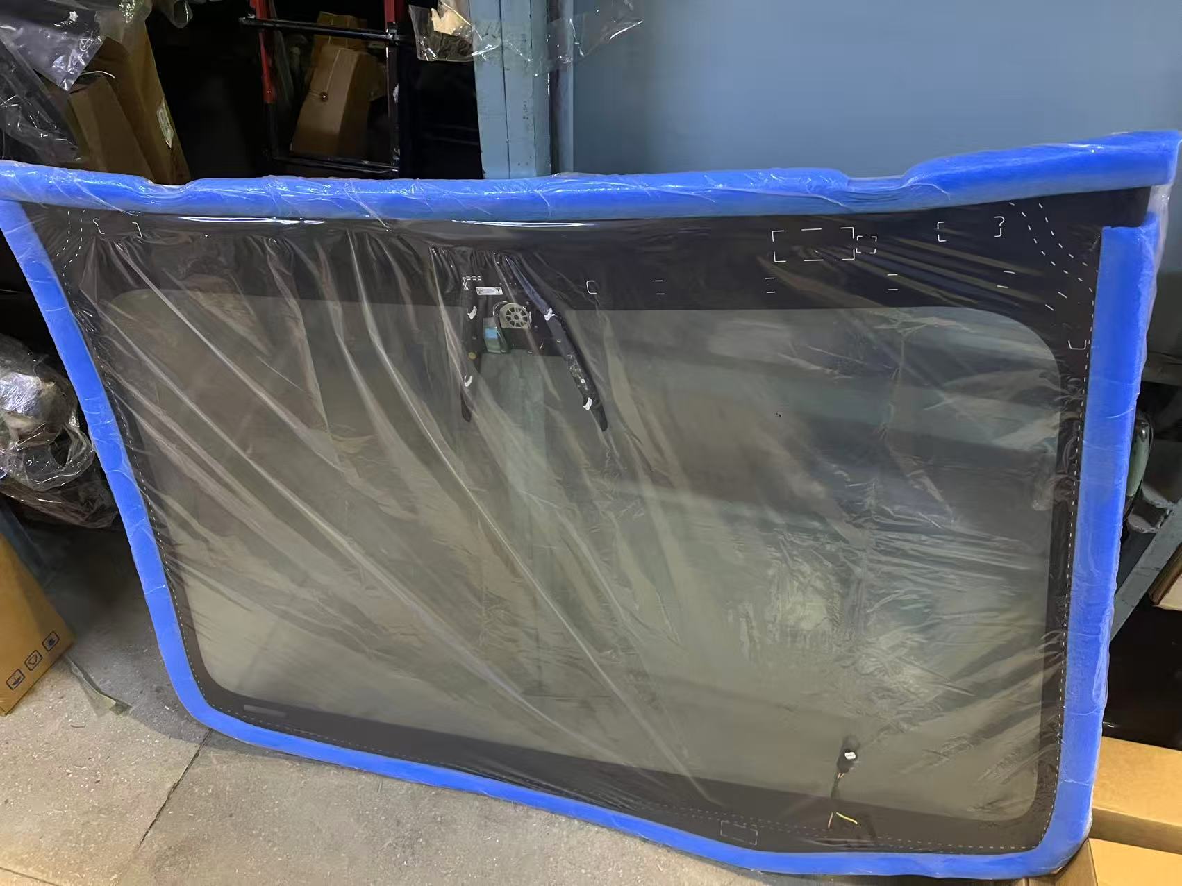 Стекло лобовое TESLA MODEL 3 Highland 2024